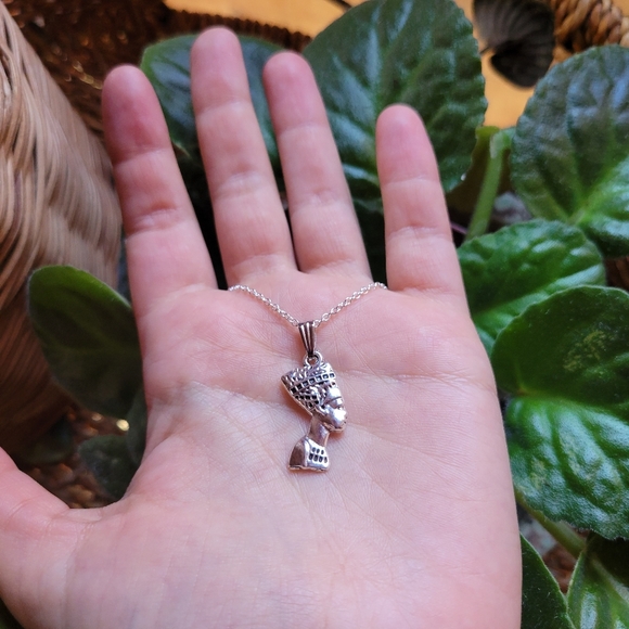 New Handmade Egyptian Queen Necklace - Picture 7 of 16